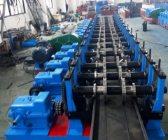 腳踏板成型設(shè)備