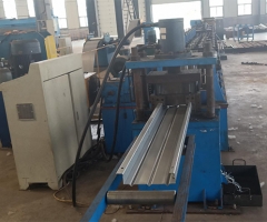 立體浪板成型設(shè)備