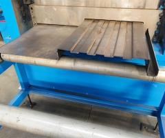 立體浪板成型設(shè)備