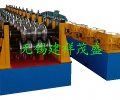 三波護(hù)欄板成型設(shè)備