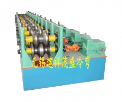 兩波護欄板成型設備