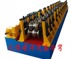公路護(hù)欄板成型設(shè)備