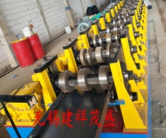 高速公路護欄成型機