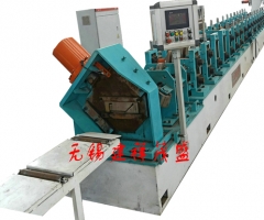 蘇州改裝汽車(chē)型材成型機(jī)