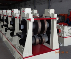 蘇州改裝汽車(chē)型材成型機(jī)