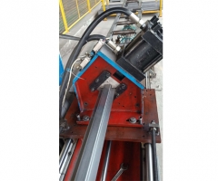 電梯固定角鋼沖孔成型一體機(jī)