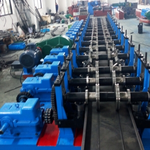 腳踏板成型設(shè)備