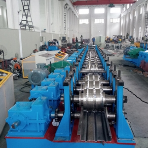 立體浪板成型設(shè)備