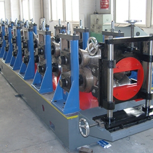 立體浪板成型設(shè)備