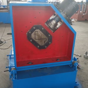 立體浪板成型設(shè)備