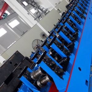 立體浪板成型設(shè)備