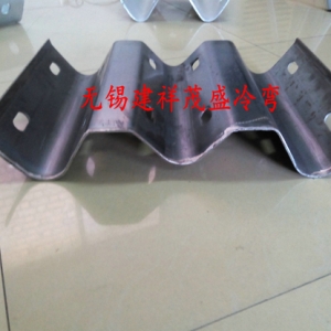 宜興三波護欄板成型設(shè)備