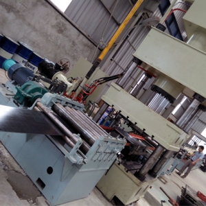 江陰三波護(hù)欄板成型設(shè)備