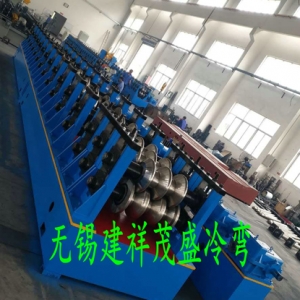 江陰三波護欄板成型設備