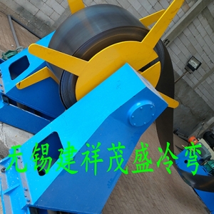 公路護欄板成型設(shè)備