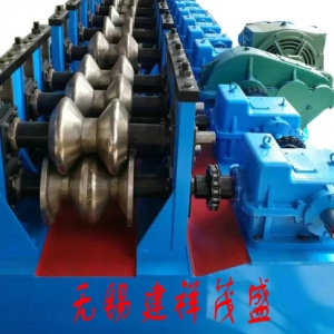 高速公路護(hù)欄成型機(jī)