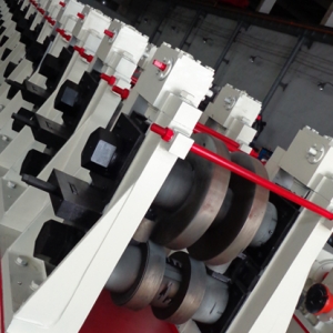 無錫改裝汽車型材成型機(jī)