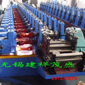 梯邊電纜橋架成型設(shè)備