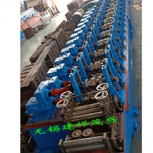 梯邊電纜橋架成型設(shè)備