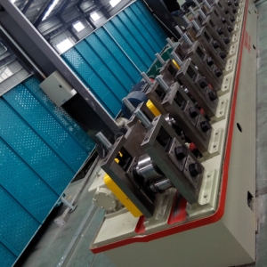 電梯立柱成型設(shè)備