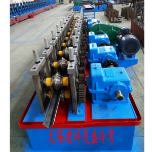 電梯立柱成型設(shè)備