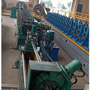 電梯門板加強(qiáng)筋成型設(shè)備