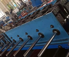 槽式電纜橋架成型設(shè)備