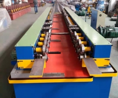 倉儲(chǔ)貨架成型機(jī)