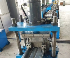 立體浪板成型設(shè)備