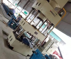 兩波護欄板設備