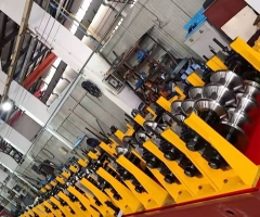 三波護(hù)欄板成型設(shè)備