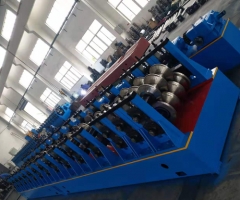 三波護(hù)欄板成型設(shè)備