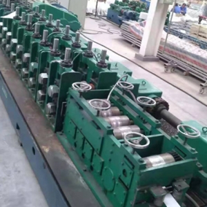 不銹鋼導(dǎo)軌成型機(jī)