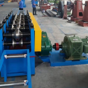 護欄板矯正機設(shè)備