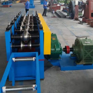 護(hù)欄板矯正機(jī)設(shè)備