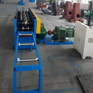 護欄板矯正機設(shè)備