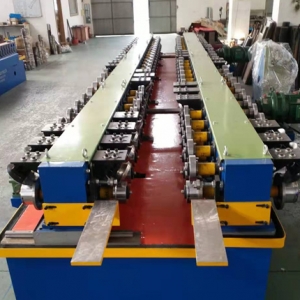 倉儲貨架成型機(jī)