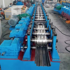 立體浪板成型設(shè)備