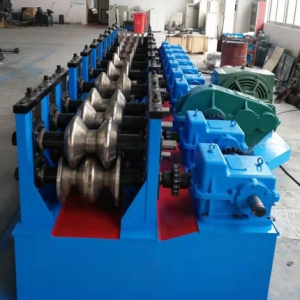 兩波護欄板設(shè)備