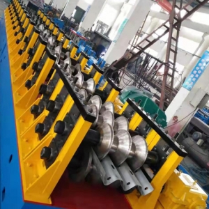 宜興三波護(hù)欄板成型設(shè)備