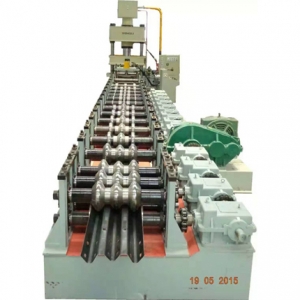 三波護(hù)欄板成型設(shè)備