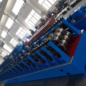 宜興三波護(hù)欄板成型設(shè)備