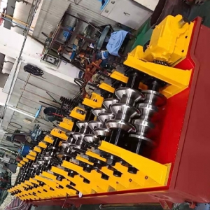 江陰三波護(hù)欄板成型設(shè)備