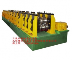 護(hù)欄板成型設(shè)備