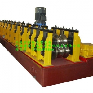 江陰護(hù)欄板成型設(shè)備