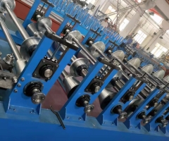 模壓橋架成型設(shè)備