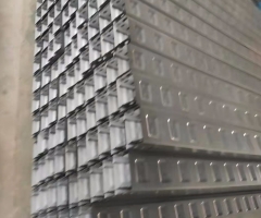 模壓橋架成型設(shè)備