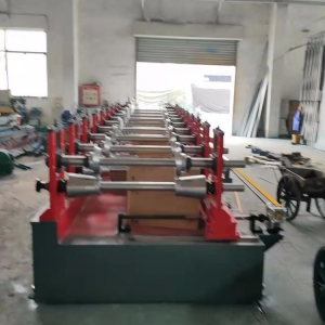 模壓橋架成型設(shè)備