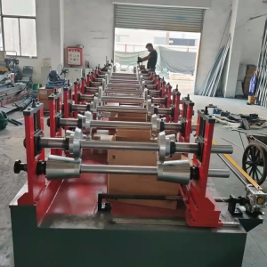 模壓橋架成型設(shè)備