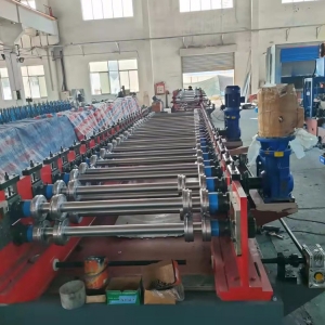 模壓橋架成型設(shè)備